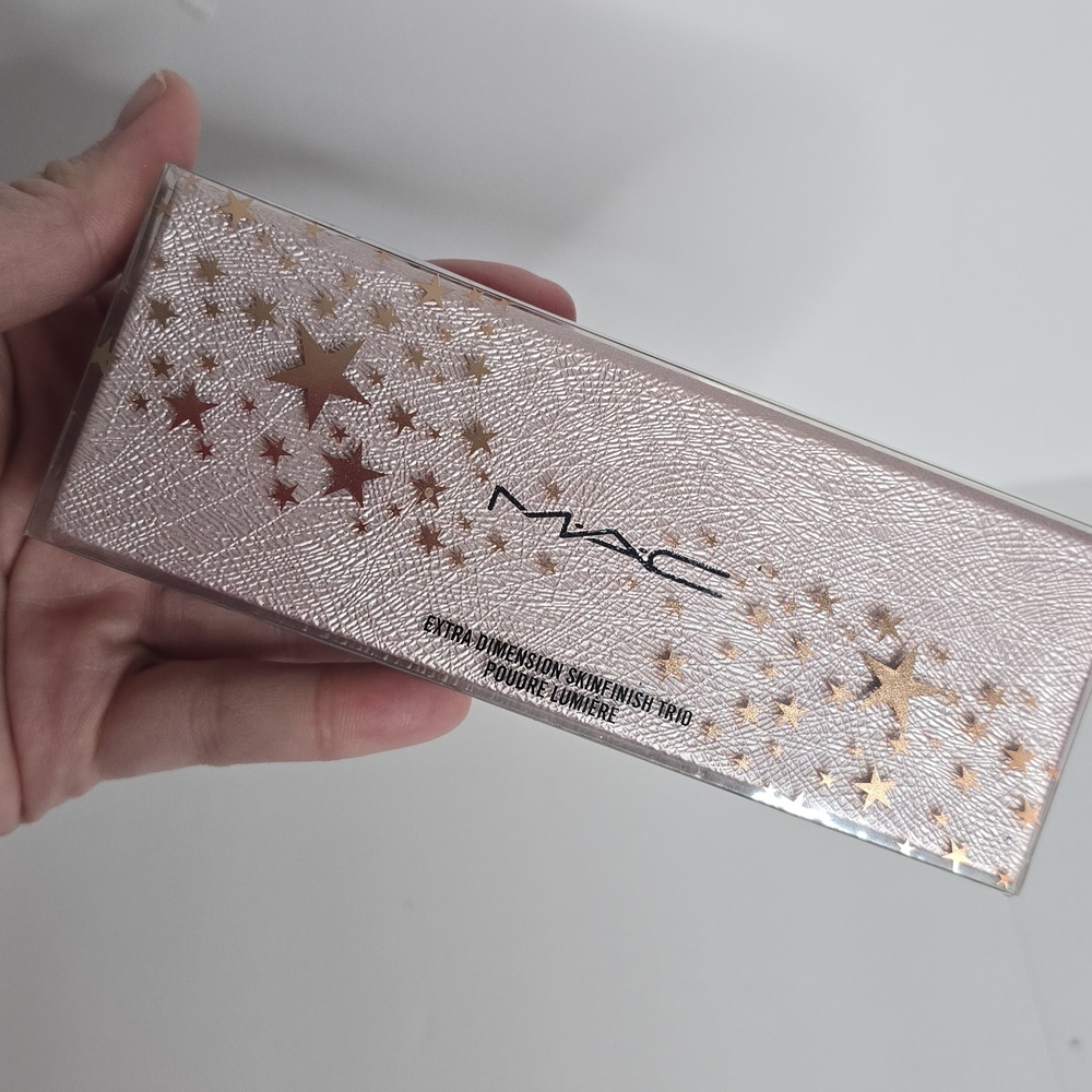 MAC Cosmetics Shimmer Finish Highlighter - Gold